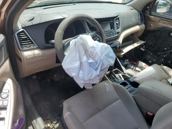 KM8J33A21GU080579 2016 HYUNDAI TUCSON - Image 8