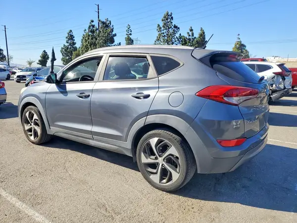 KM8J33A21GU097527 2016 HYUNDAI TUCSON - Image 2