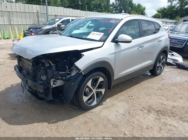 KM8J33A21GU106937 2016 HYUNDAI TUCSON - Image 2