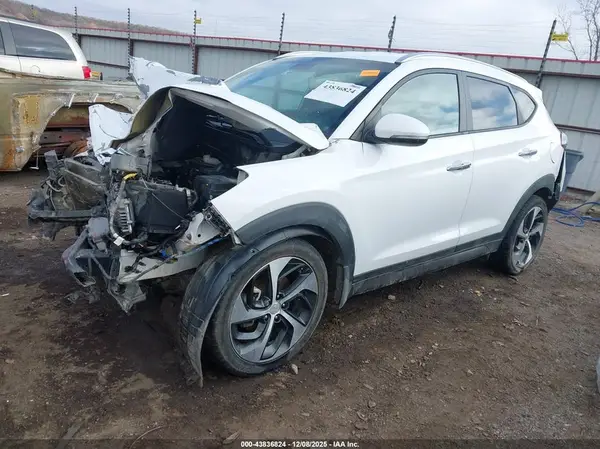 KM8J33A21GU121776 2016 HYUNDAI TUCSON - Image 2