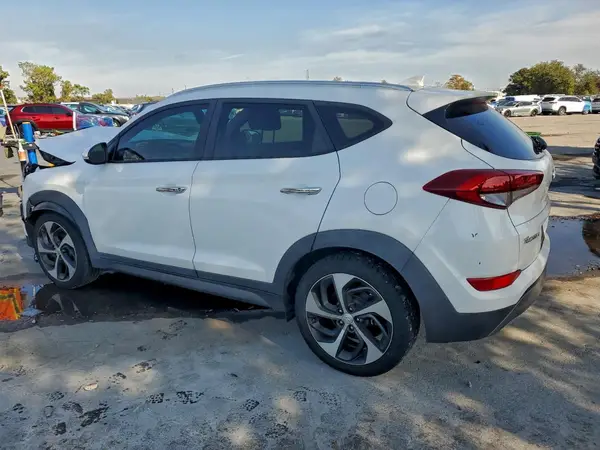 KM8J33A21GU217472 2016 HYUNDAI TUCSON - Image 2