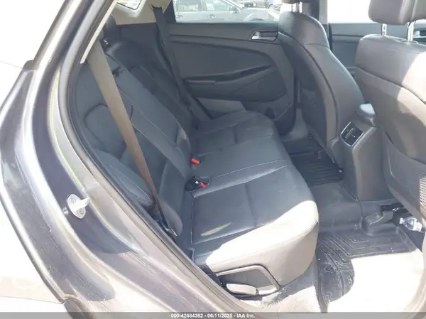 KM8J33A21GU224387 2016 HYUNDAI TUCSON - Image 8
