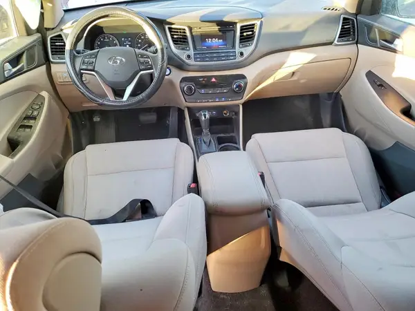 KM8J33A21GU225975 2016 HYUNDAI TUCSON - Image 8