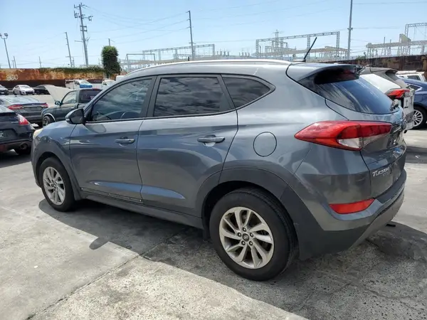KM8J33A21GU242811 2016 HYUNDAI TUCSON - Image 2