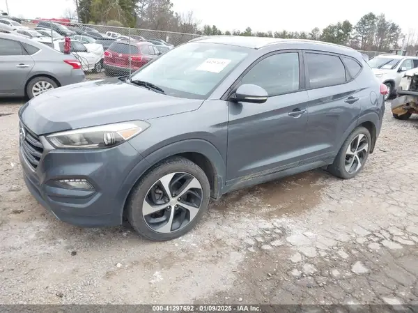 KM8J33A21GU254828 2016 HYUNDAI TUCSON - Image 2