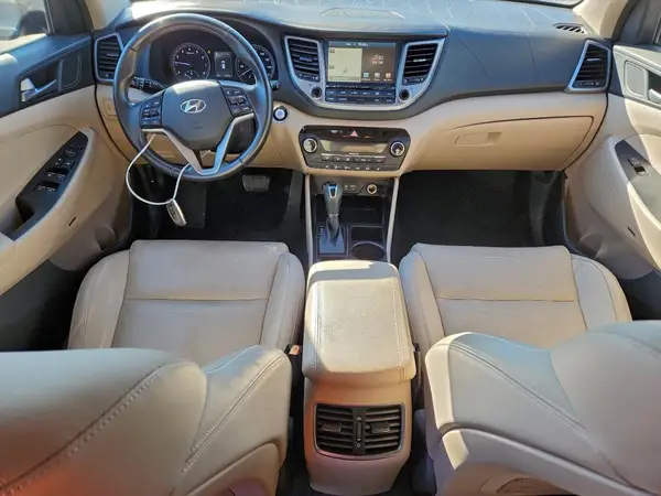 KM8J33A21HU273316 2017 HYUNDAI TUCSON - Image 8