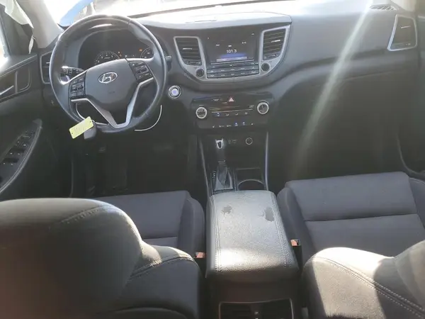 KM8J33A21HU273591 2017 HYUNDAI TUCSON - Image 8