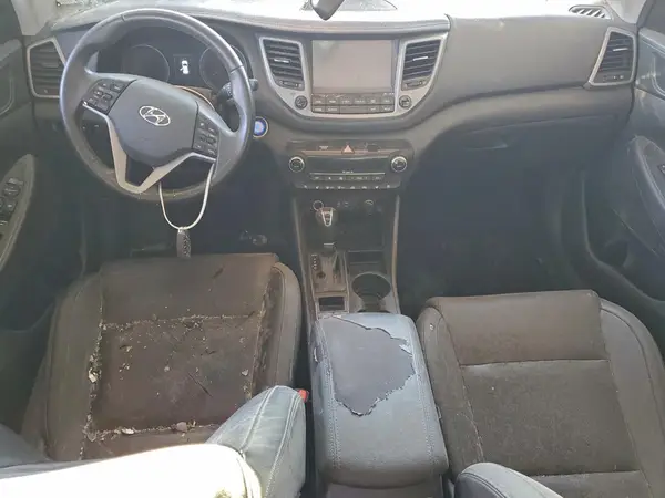 KM8J33A21HU289483 2017 HYUNDAI TUCSON - Image 8