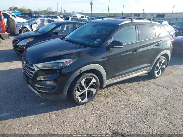 KM8J33A21HU289824 2017 HYUNDAI TUCSON - Image 2