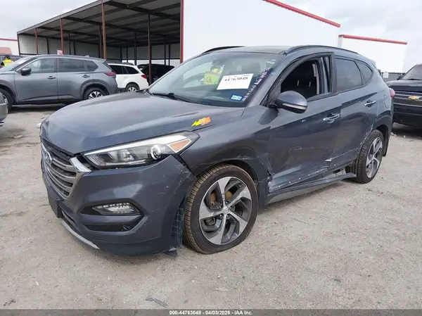 KM8J33A21HU292268 2017 HYUNDAI TUCSON - Image 2