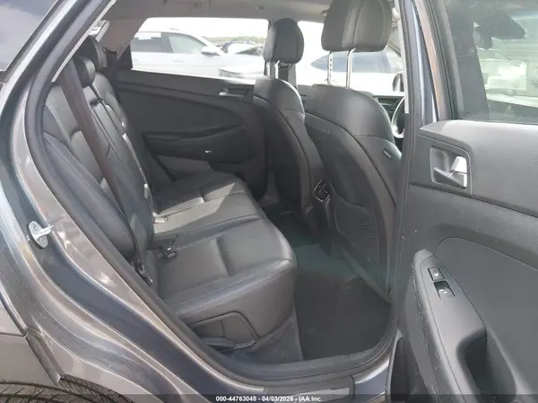 KM8J33A21HU292268 2017 HYUNDAI TUCSON - Image 8