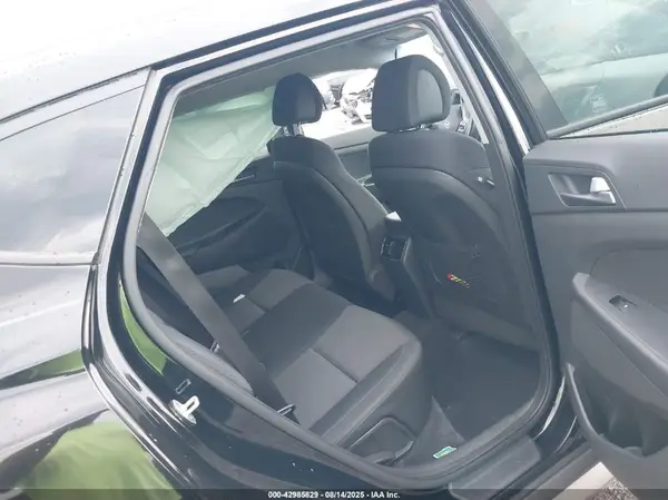 KM8J33A21HU301471 2017 HYUNDAI TUCSON - Image 8