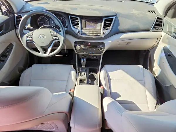 KM8J33A21HU302491 2017 HYUNDAI TUCSON - Image 8