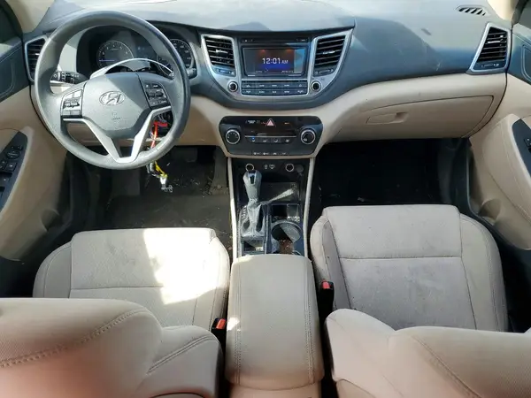 KM8J33A21HU303415 2017 HYUNDAI TUCSON - Image 8