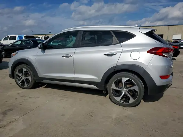 KM8J33A21HU314771 2017 HYUNDAI TUCSON - Image 2