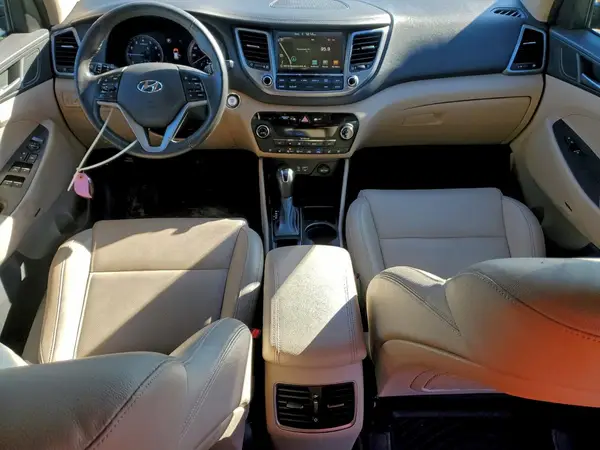 KM8J33A21HU314821 2017 HYUNDAI TUCSON - Image 8
