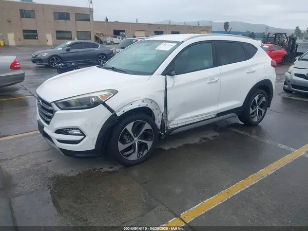 KM8J33A21HU323437 2017 HYUNDAI TUCSON - Image 2