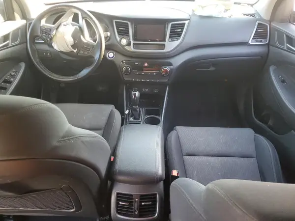 KM8J33A21HU323759 2017 HYUNDAI TUCSON - Image 8