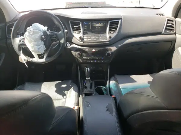 KM8J33A21HU324457 2017 HYUNDAI TUCSON - Image 8