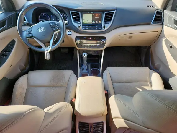 KM8J33A21HU325477 2017 HYUNDAI TUCSON - Image 8