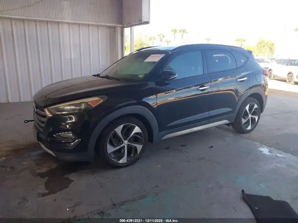 KM8J33A21HU328427 2017 HYUNDAI TUCSON - Image 2