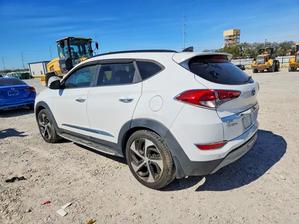 KM8J33A21HU340304 2017 HYUNDAI TUCSON - Image 2