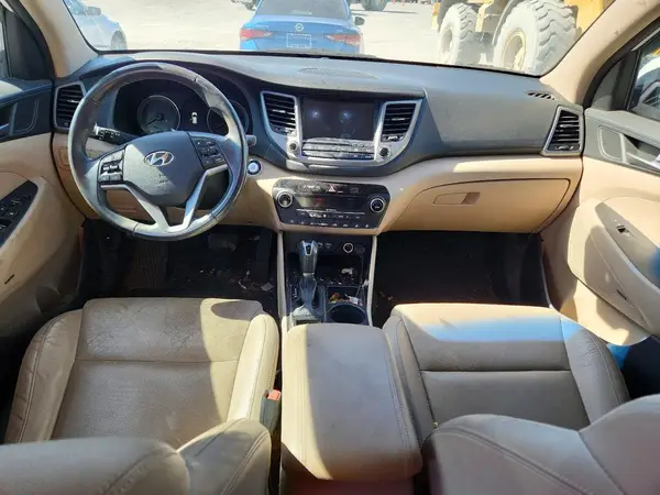 KM8J33A21HU340304 2017 HYUNDAI TUCSON - Image 8