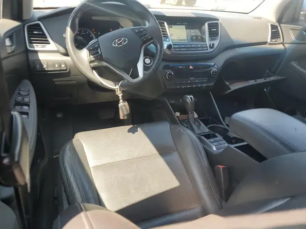 KM8J33A21HU356955 2017 HYUNDAI TUCSON - Image 8