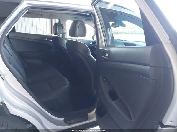 KM8J33A21HU357720 2017 HYUNDAI TUCSON - Image 8