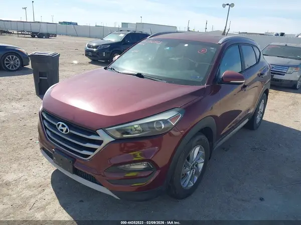 KM8J33A21HU363470 2017 HYUNDAI TUCSON - Image 2