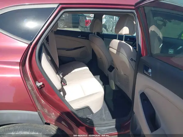 KM8J33A21HU363470 2017 HYUNDAI TUCSON - Image 8