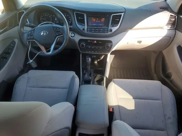 KM8J33A21HU371388 2017 HYUNDAI TUCSON - Image 8