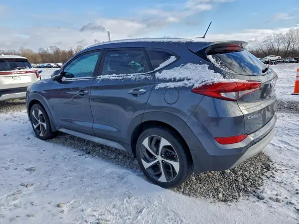 KM8J33A21HU390121 2017 HYUNDAI TUCSON - Image 2