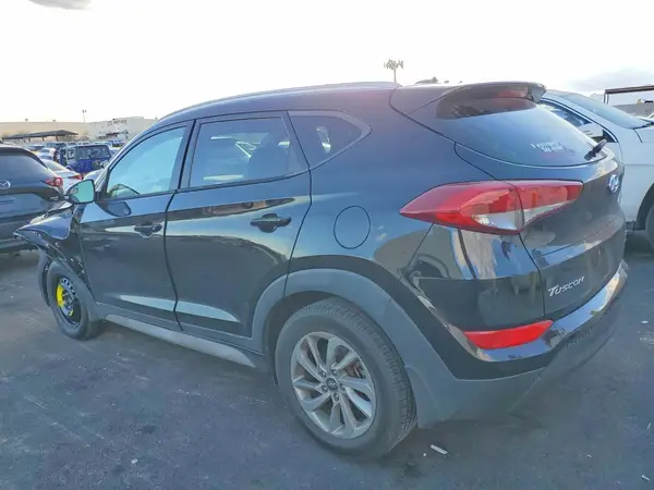 KM8J33A21HU415907 2017 HYUNDAI TUCSON - Image 2