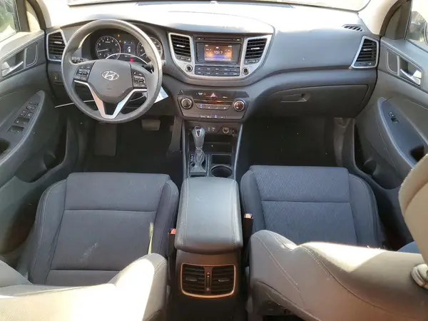 KM8J33A21HU415907 2017 HYUNDAI TUCSON - Image 8