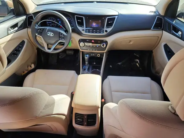 KM8J33A21HU419682 2017 HYUNDAI TUCSON - Image 8