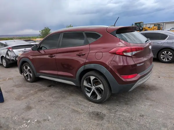 KM8J33A21HU423408 2017 HYUNDAI TUCSON - Image 2