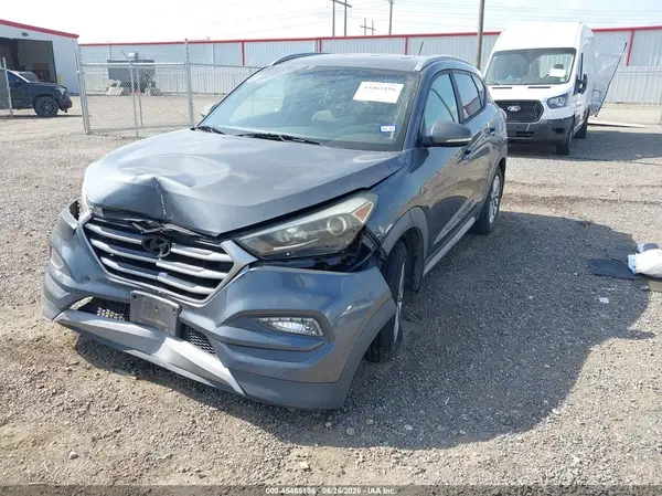 KM8J33A21HU431184 2017 HYUNDAI TUCSON - Image 2