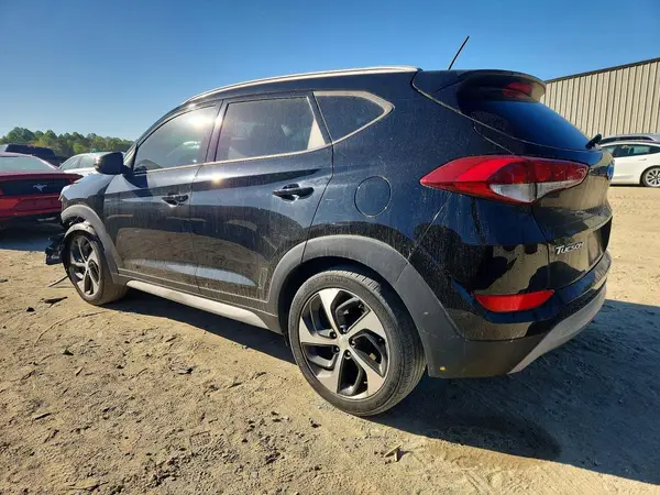 KM8J33A21HU458921 2017 HYUNDAI TUCSON - Image 2