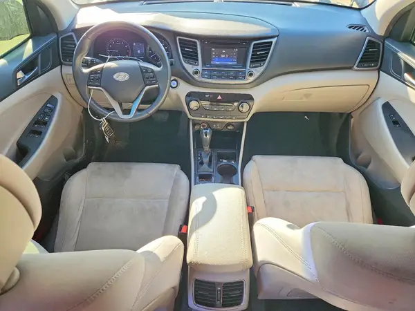 KM8J33A21HU458921 2017 HYUNDAI TUCSON - Image 8