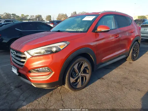 KM8J33A21HU462158 2017 HYUNDAI TUCSON - Image 2