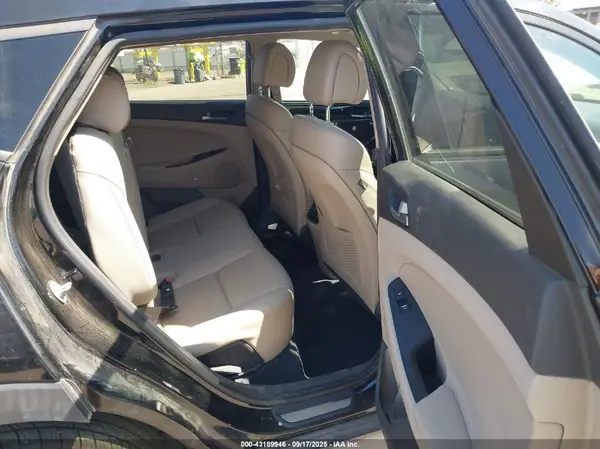 KM8J33A21HU468896 2017 HYUNDAI TUCSON - Image 8