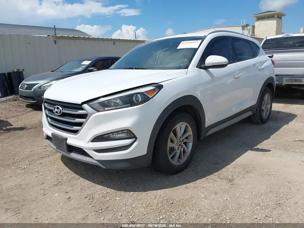 KM8J33A21HU469076 2017 HYUNDAI TUCSON - Image 2