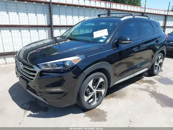 KM8J33A21HU478411 2017 HYUNDAI TUCSON - Image 2