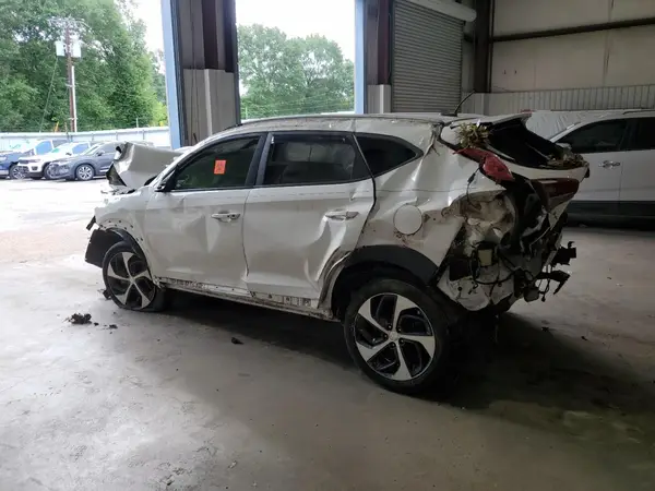 KM8J33A21HU491272 2017 HYUNDAI TUCSON - Image 2