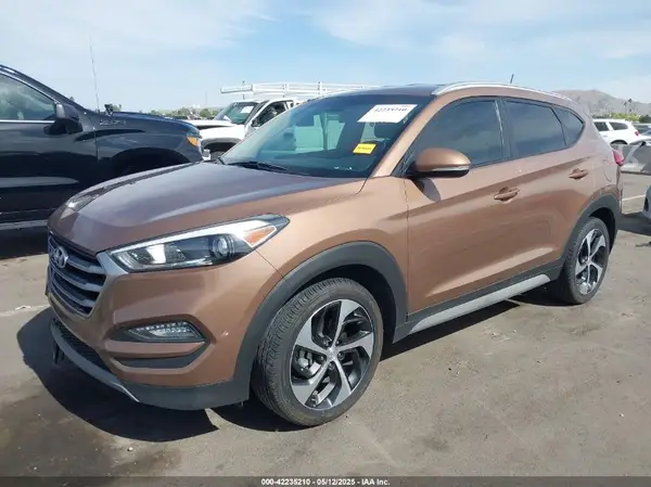 KM8J33A21HU495872 2017 HYUNDAI TUCSON - Image 2