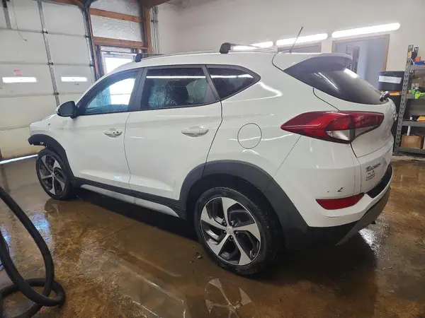 KM8J33A21HU516154 2017 HYUNDAI TUCSON - Image 2