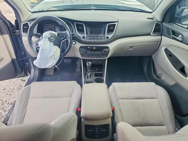 KM8J33A21HU521032 2017 HYUNDAI TUCSON - Image 8