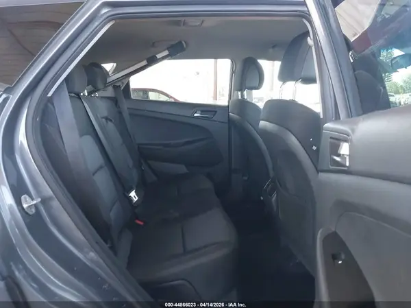 KM8J33A21HU525839 2017 HYUNDAI TUCSON - Image 8