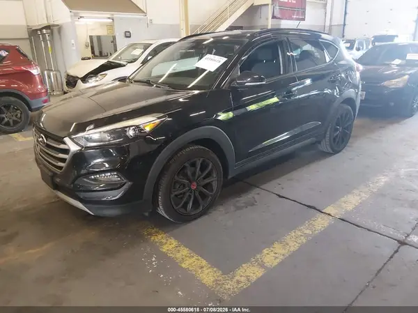 KM8J33A21HU526442 2017 HYUNDAI TUCSON - Image 2